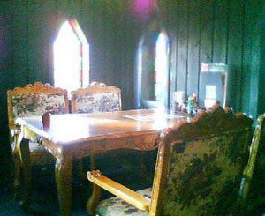 画像：　貴族の森　テーブル席